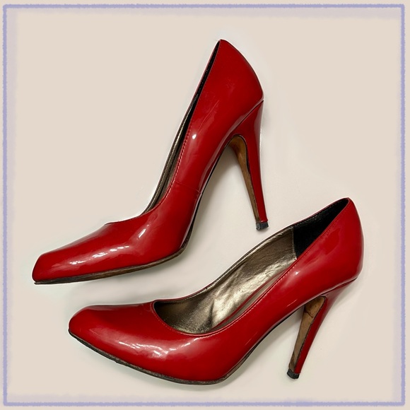 Red Patent Leather Heels 👠 - Picture 5 of 6